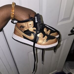 Black & Gold Jordan 1 8c